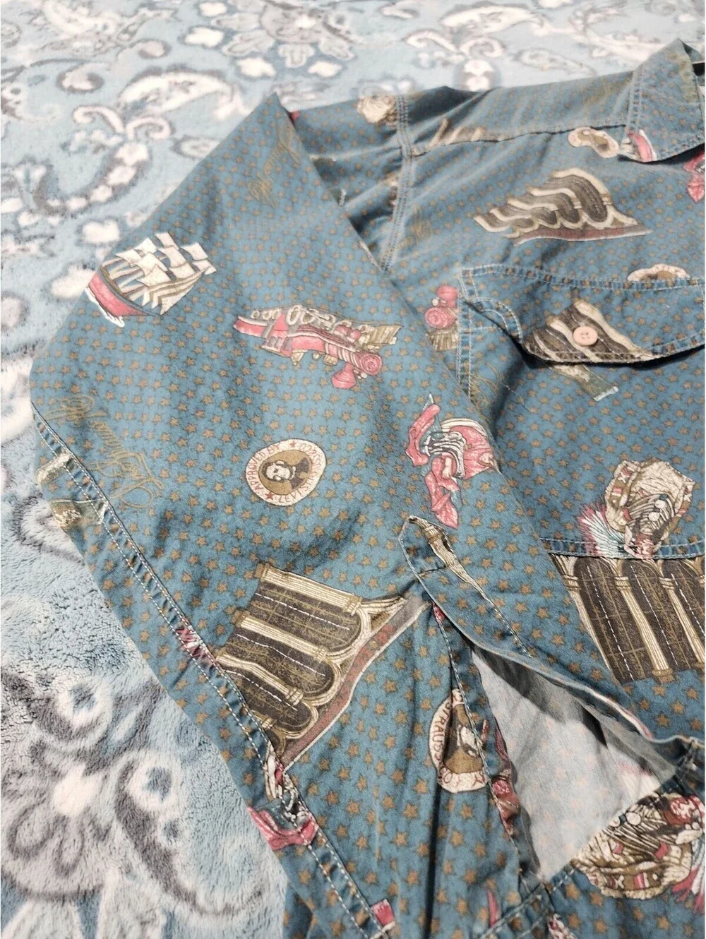 Vintage Levi's Long Sleeve Shirt Mens Southwestern All Over Print - Size Large